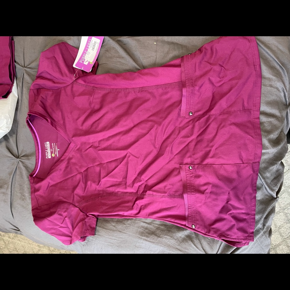 NWT Scrub top! Purple label stretch  Small